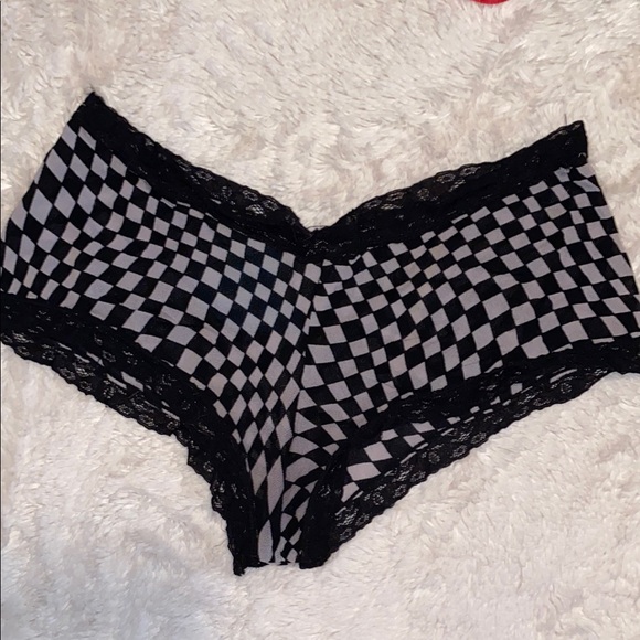 Pleasing Shorts Viscose - Black / White